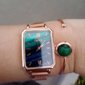Elegantni ženski sat sa poklon narukvicom