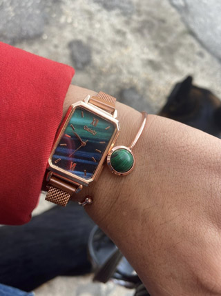 Elegantni ženski sat sa poklon narukvicom